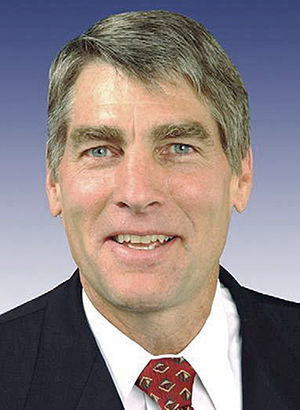 Sen. Udall faces tight reelection race, poll says